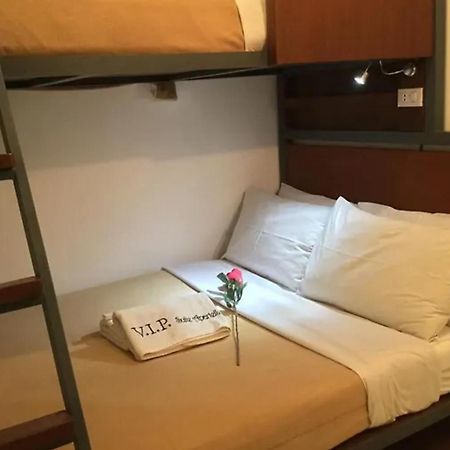 Townhouse Oak Makati Manila Near Pnr Pasay Evangelista Formerly Vip Suites San Pedro Makati Exterior foto