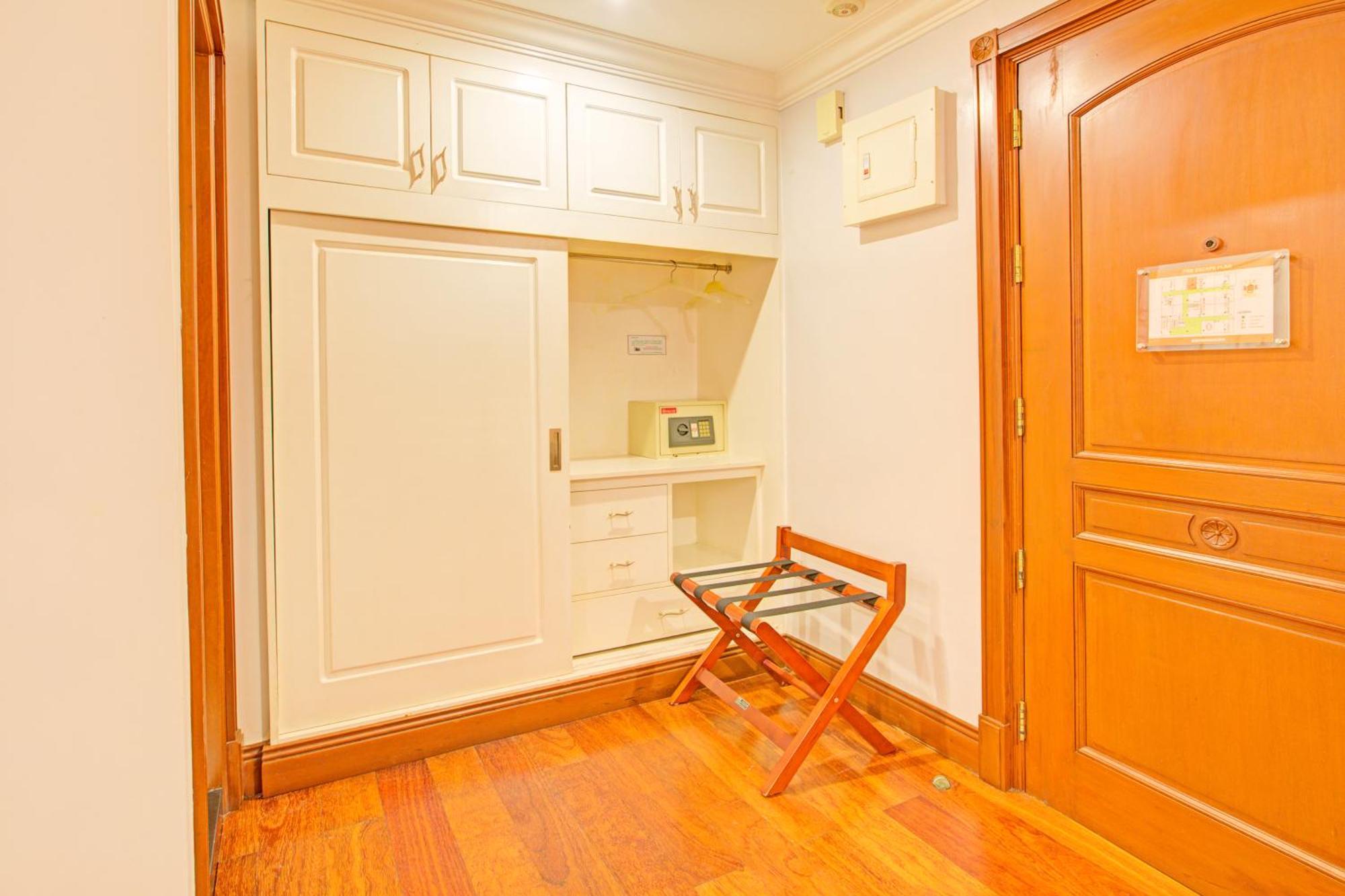 Townhouse Oak Makati Manila Near Pnr Pasay Evangelista Formerly Vip Suites San Pedro Makati Exterior foto